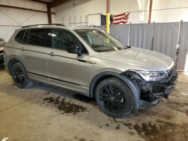 2022 Volkswagen Tiguan SE R-LINE Black