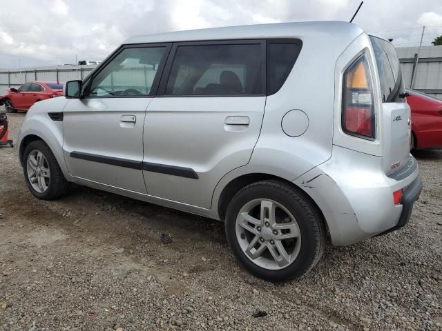 2010 KIA Soul +