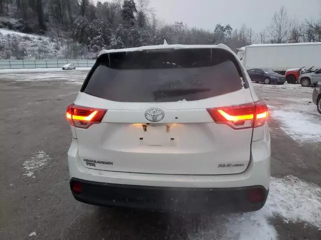 2019 Toyota Highlander SE