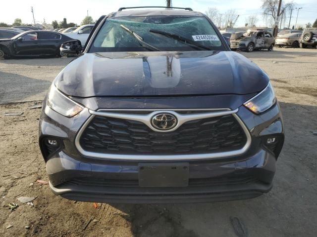 2022 Toyota Highlander L