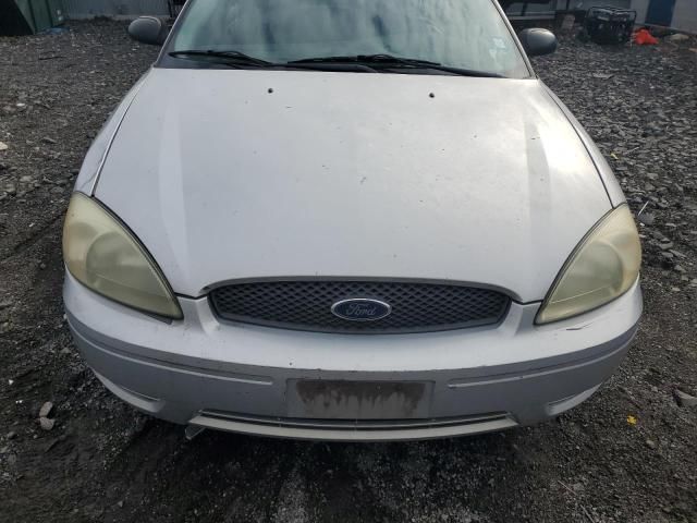 2004 Ford Taurus SE