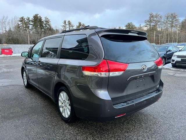 2011 Toyota Sienna XLE