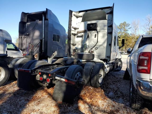 2020 Freightliner Cascadia 126