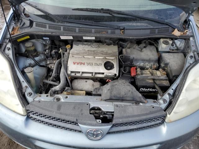 2004 Toyota Sienna CE