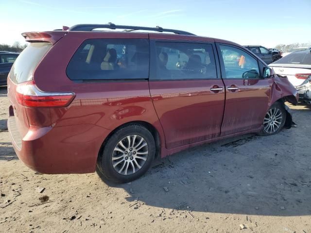 2018 Toyota Sienna XLE