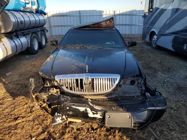 2003 Lincoln Town Car Executive