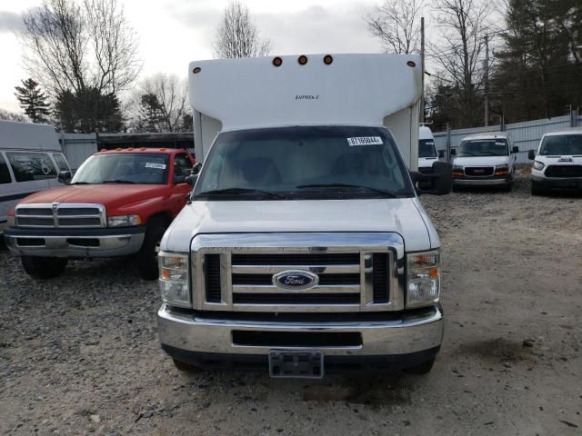 2008 Ford Econoline E350 Super Duty Cutaway Van