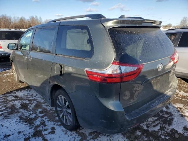 2018 Toyota Sienna XLE