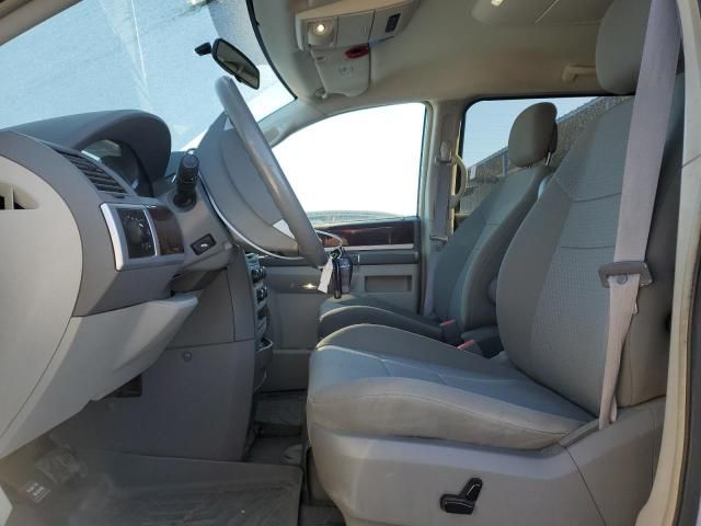 2010 Chrysler Town & Country Touring