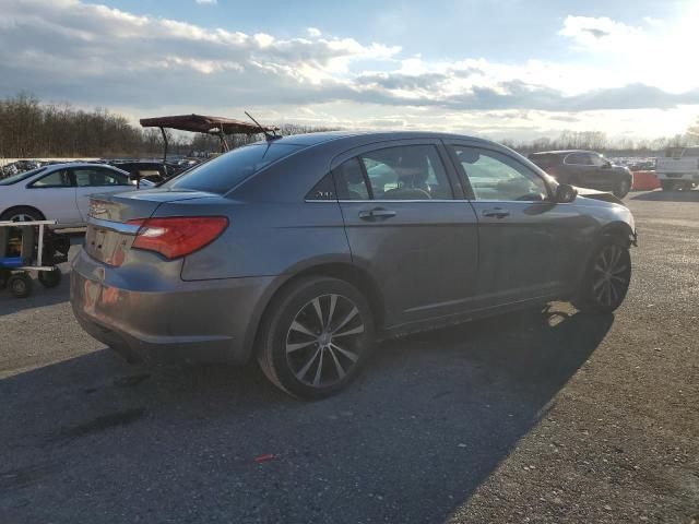 2013 Chrysler 200 Touring