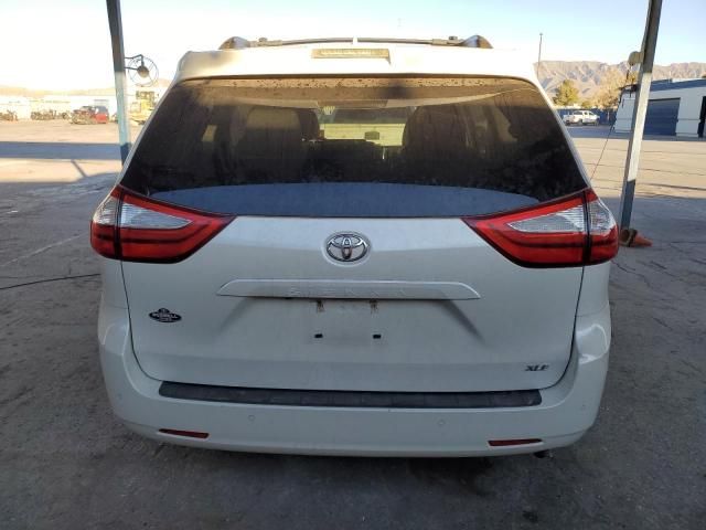 2019 Toyota Sienna XLE