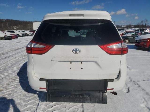 2016 Toyota Sienna LE