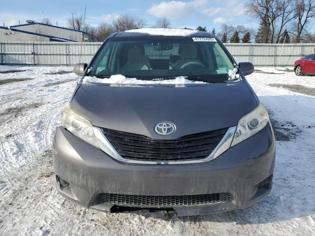 2013 Toyota Sienna LE