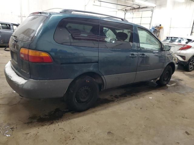 1998 Toyota Sienna LE