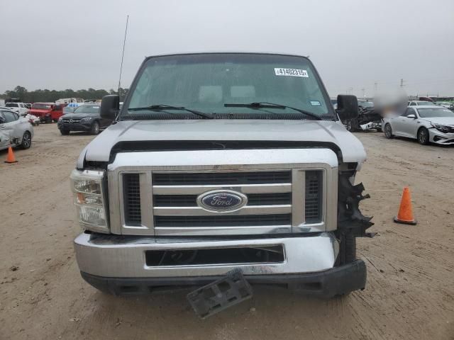 2013 Ford Econoline E350 Super Duty Wagon