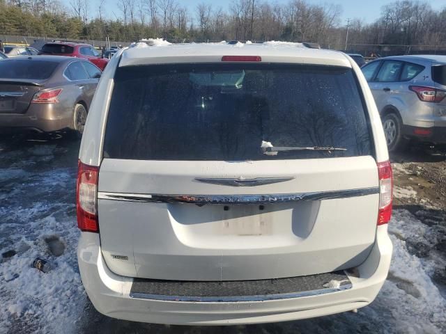 2016 Chrysler Town & Country Touring