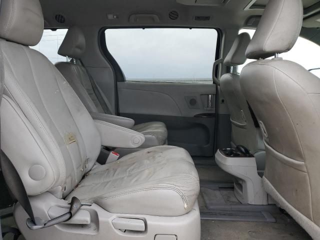 2014 Toyota Sienna XLE