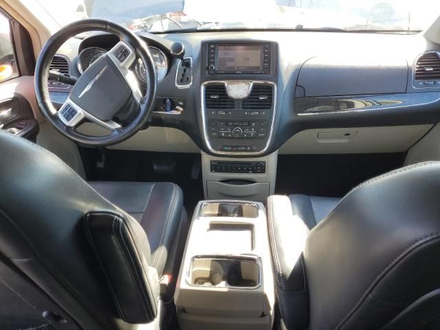 2011 Chrysler Town & Country Touring L