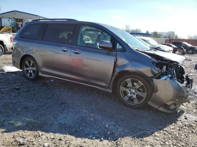 2017 Toyota Sienna SE