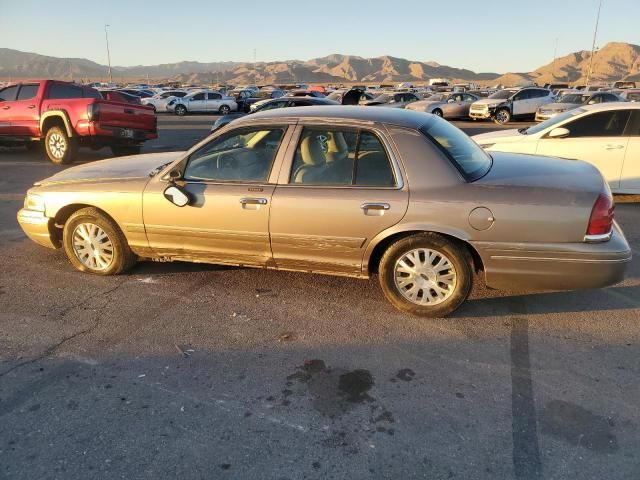 2004 Ford Crown Victoria LX