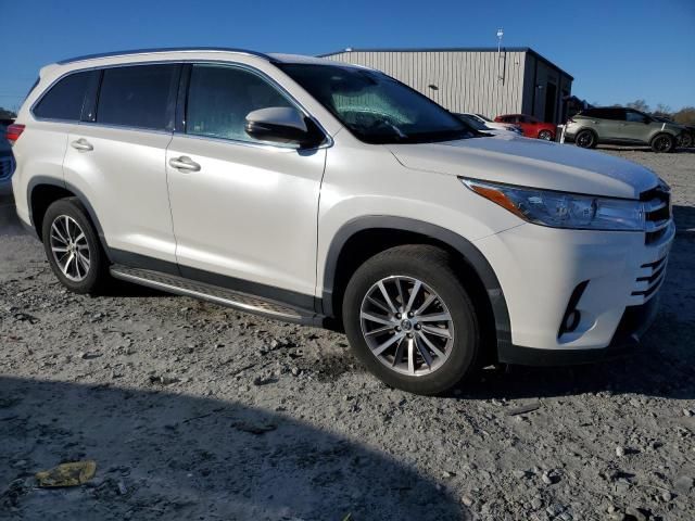 2019 Toyota Highlander SE