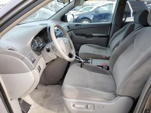 2005 Toyota Sienna CE