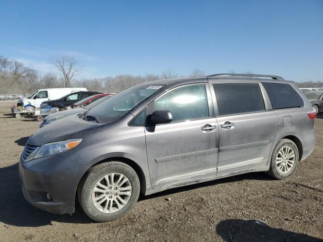 2017 Toyota Sienna XLE