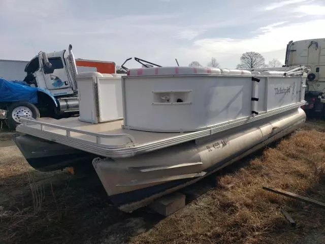 2008 Crestliner Boat