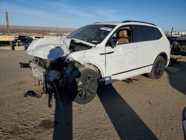 2022 Volkswagen Tiguan SE R-LINE Black