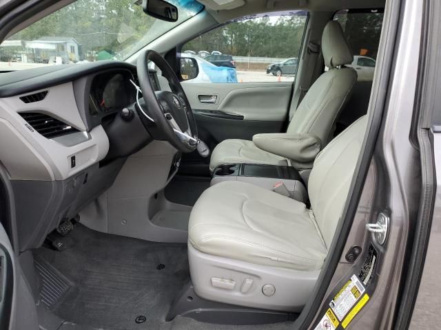 2017 Toyota Sienna LE