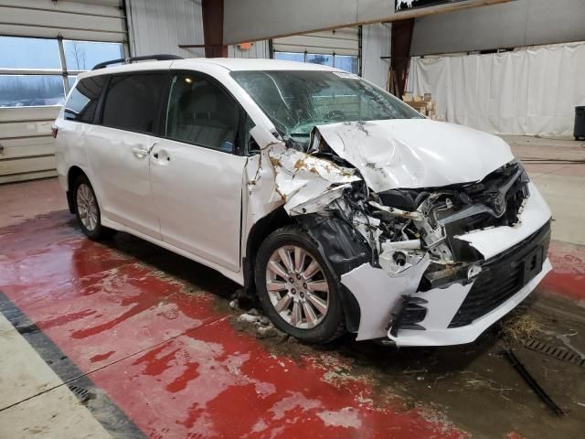 2019 Toyota Sienna LE