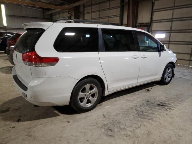 2013 Toyota Sienna LE