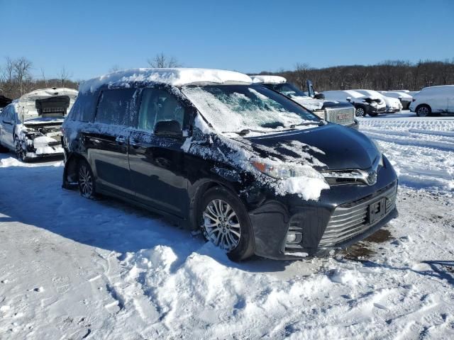 2020 Toyota Sienna XLE