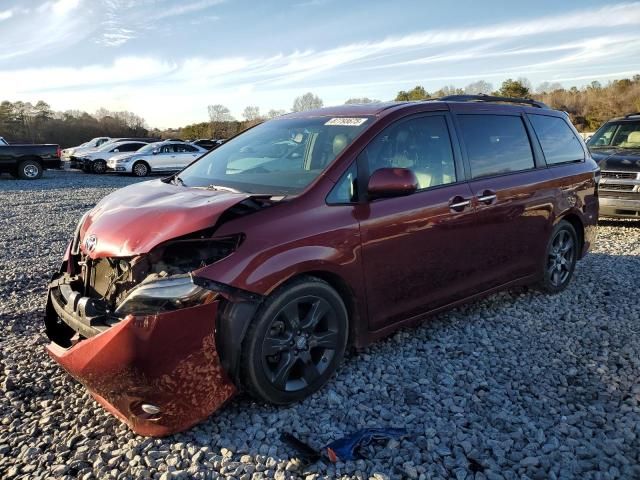 2017 Toyota Sienna SE