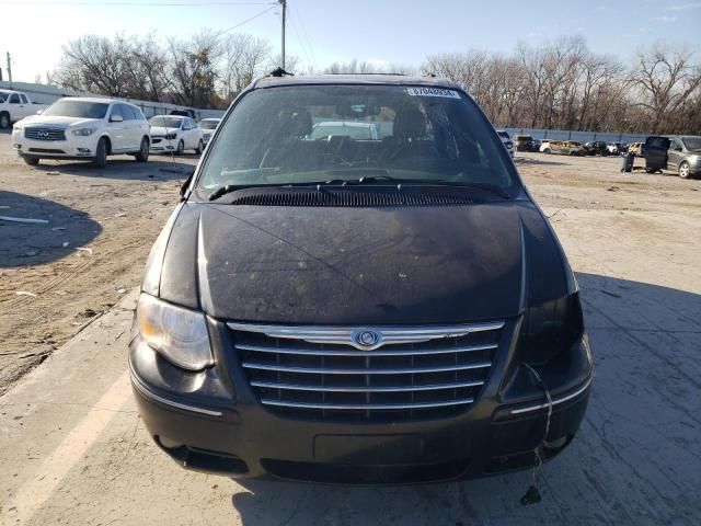 2005 Chrysler Town & Country Touring