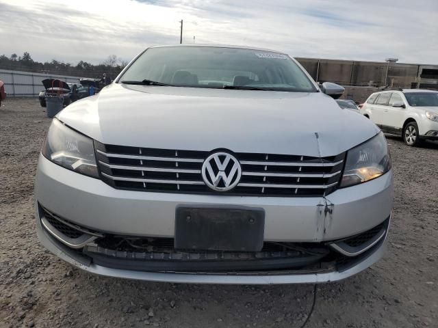 2012 Volkswagen Passat SEL