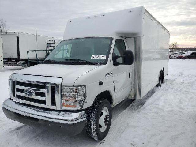 2022 Ford Econoline E350 Super Duty Cutaway Van