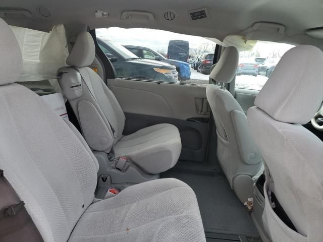 2013 Toyota Sienna LE