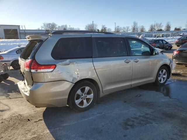 2013 Toyota Sienna LE