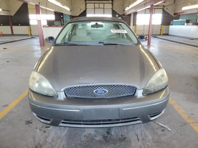 2004 Ford Taurus SE