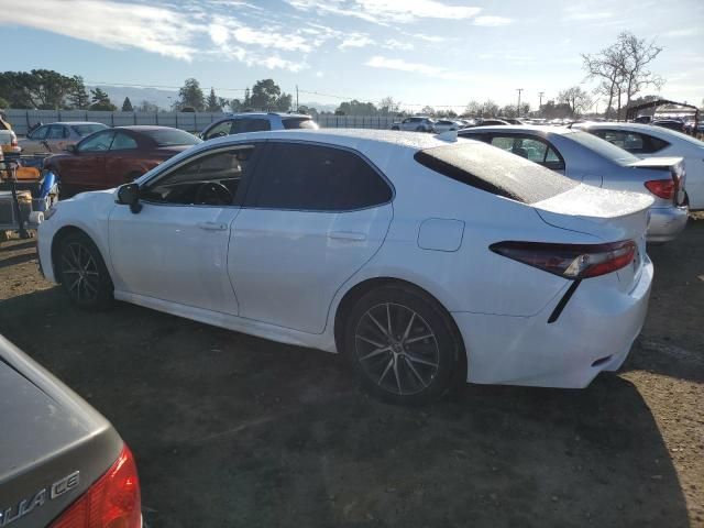 2022 Toyota Camry SE