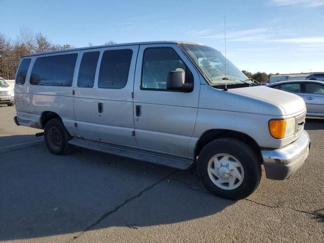 2004 Ford Econoline E350 Super Duty Wagon