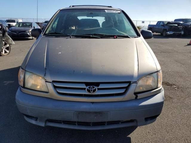 2002 Toyota Sienna CE