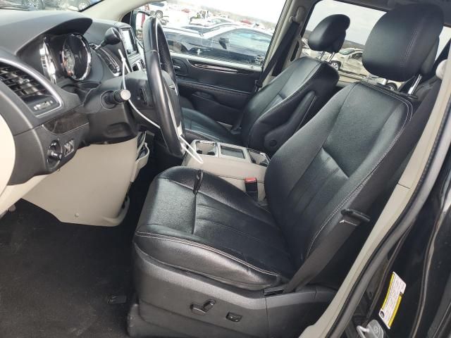 2014 Chrysler Town & Country Touring