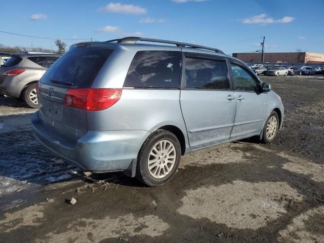 2010 Toyota Sienna XLE