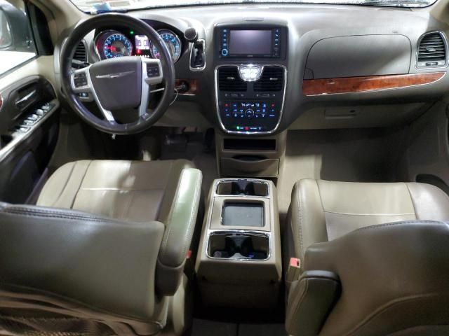 2012 Chrysler Town & Country Touring L