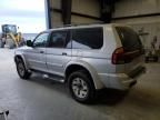 2002 Mitsubishi Montero Sport XLS