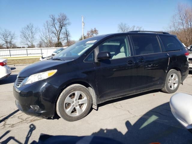 2014 Toyota Sienna LE