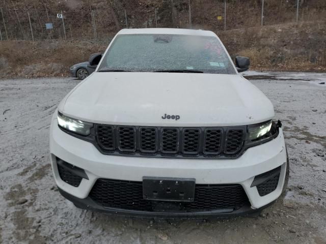 2023 Jeep Grand Cherokee Laredo