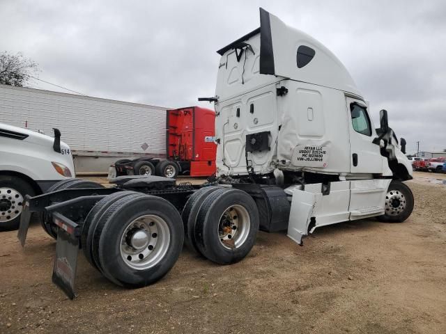 2018 Freightliner Cascadia 126